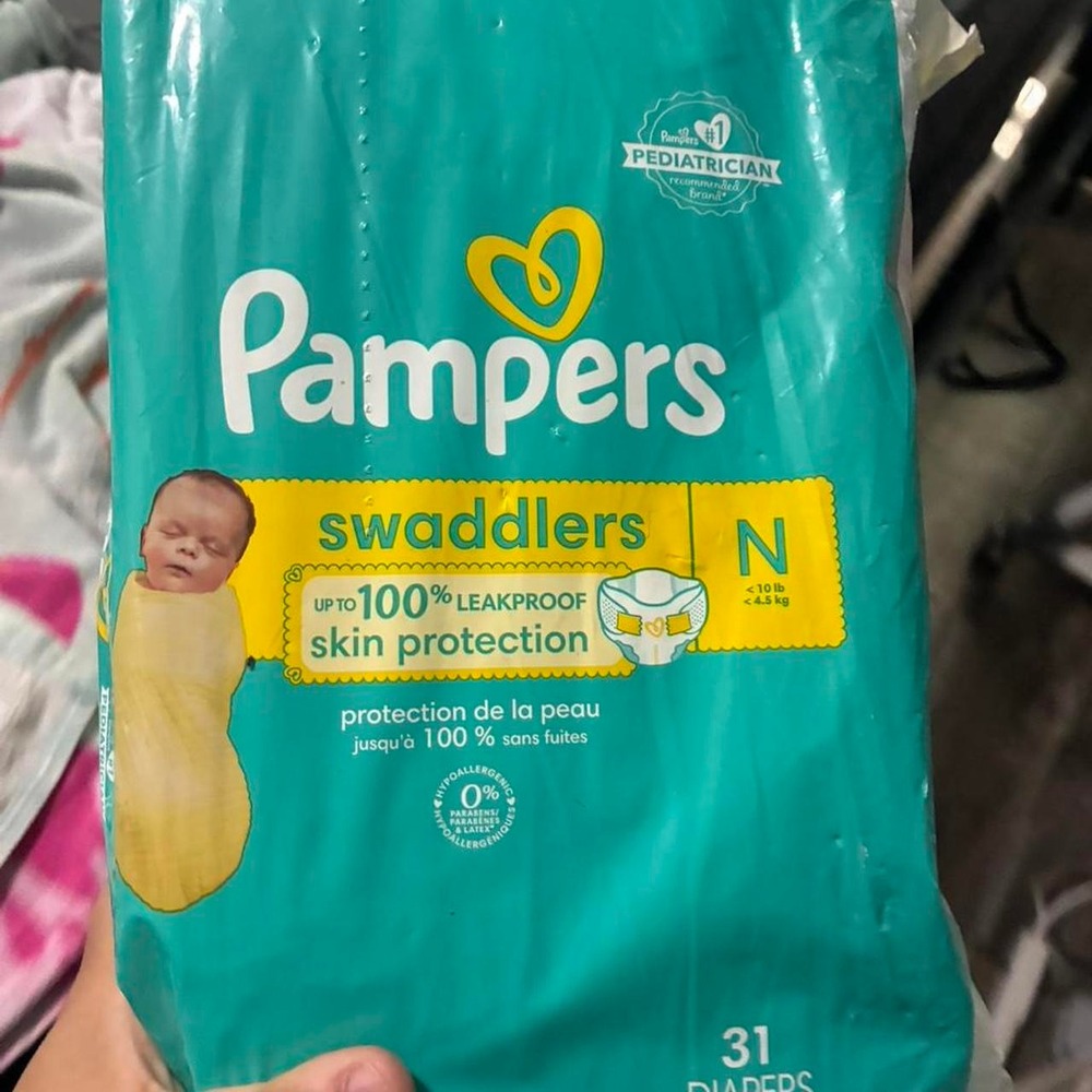 Pampers Swaddlers Diapers Newborn Size N Teal NEW 31 Count Pack